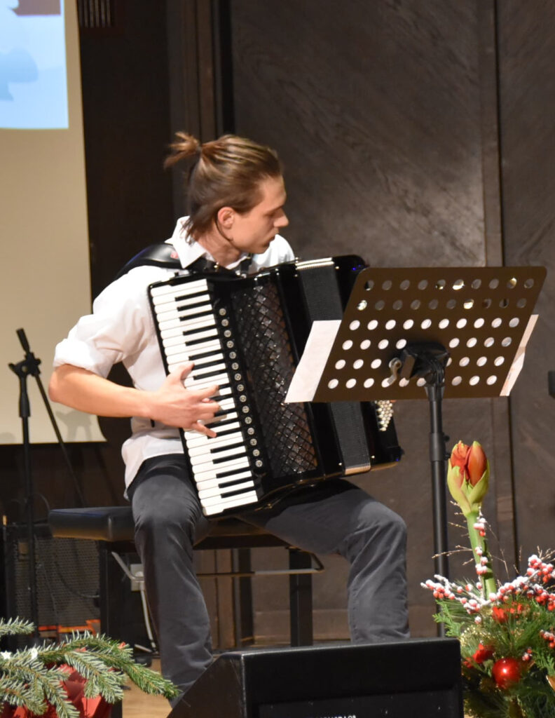 Bild von mir mit Pianoakkordeon